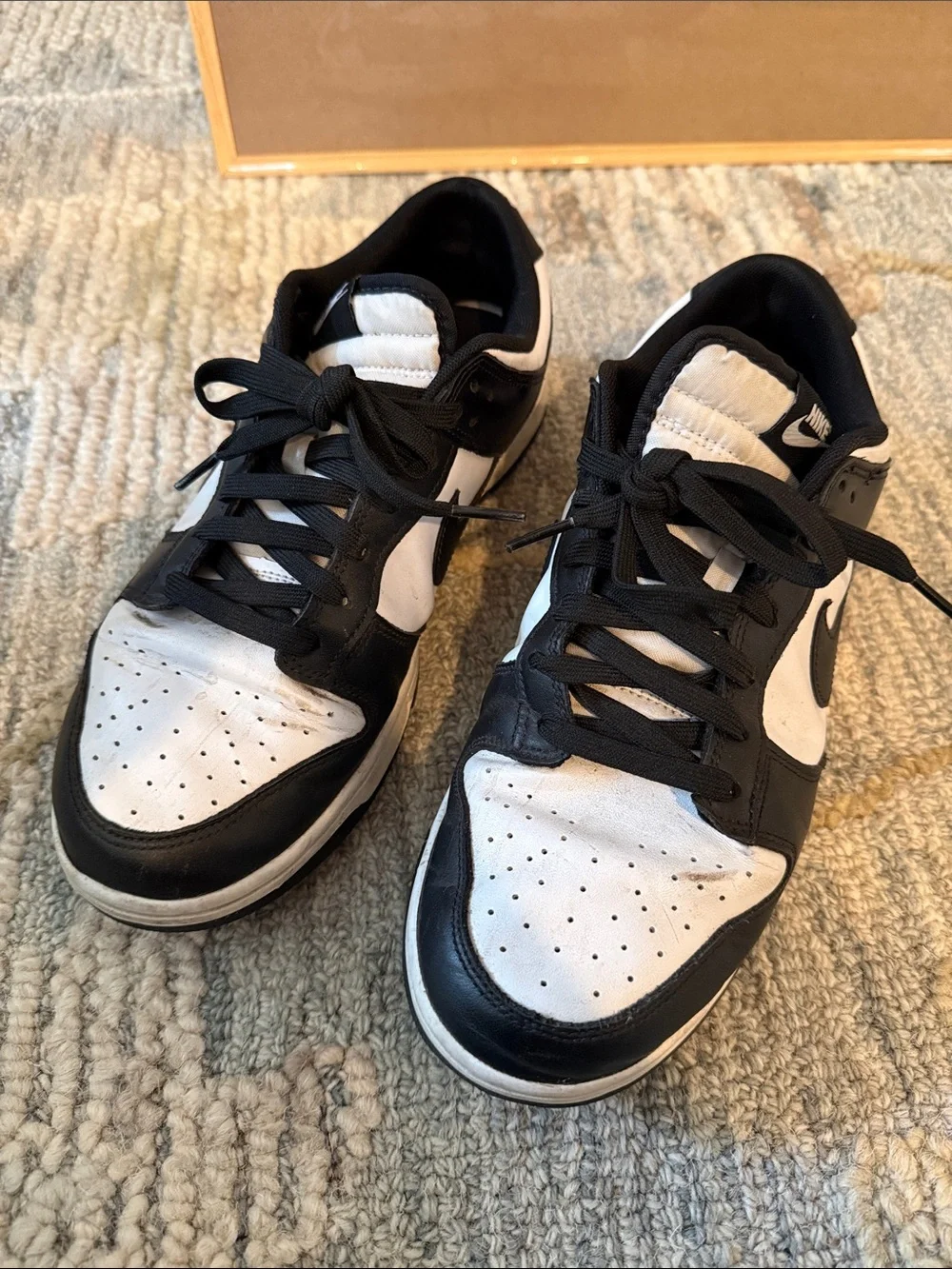 Nike Black and White Men’s Low-Top Sneakers